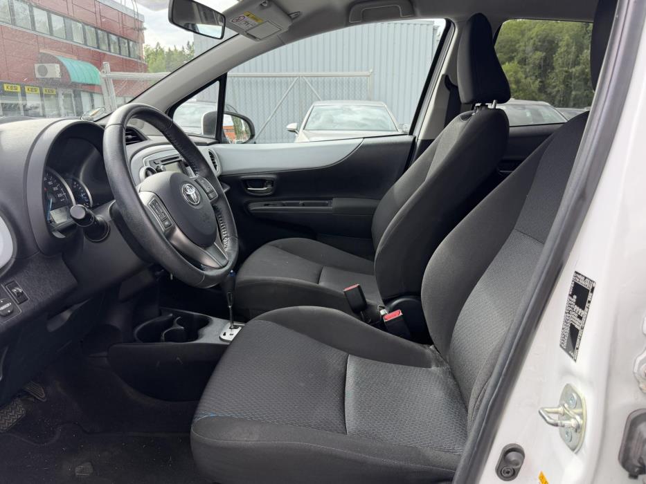 TOYOTA Yaris 2013