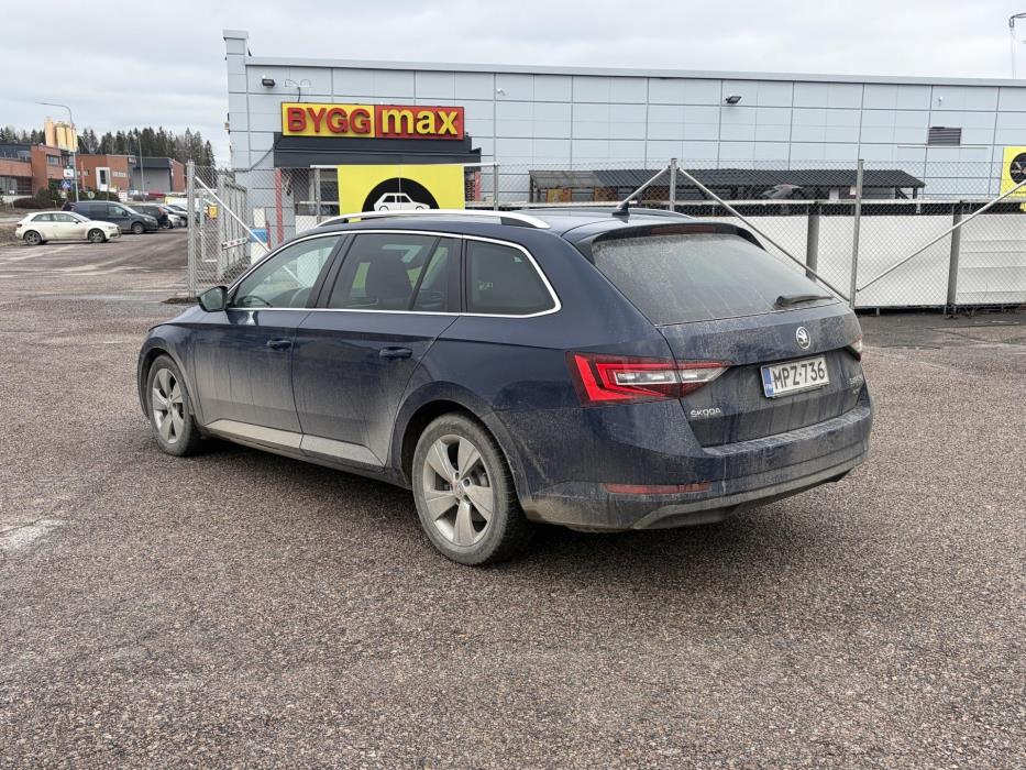 SKODA Superb 2016