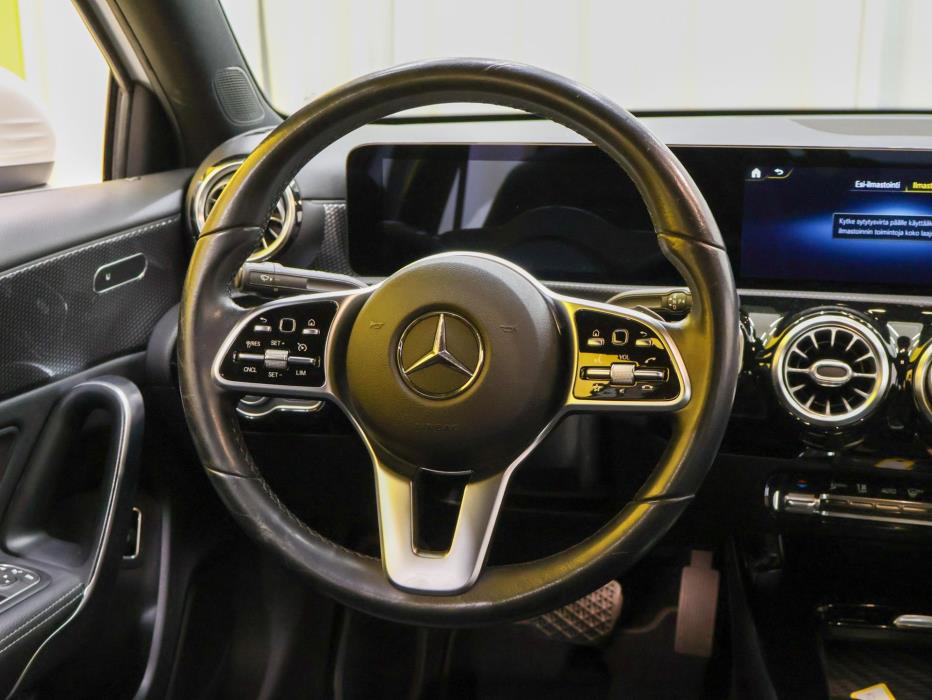 MERCEDES-BENZ A 2020