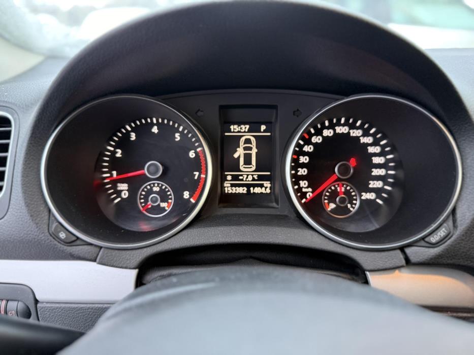 VOLKSWAGEN Golf 2012