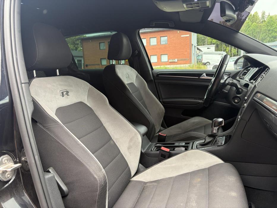 VOLKSWAGEN Golf 2015