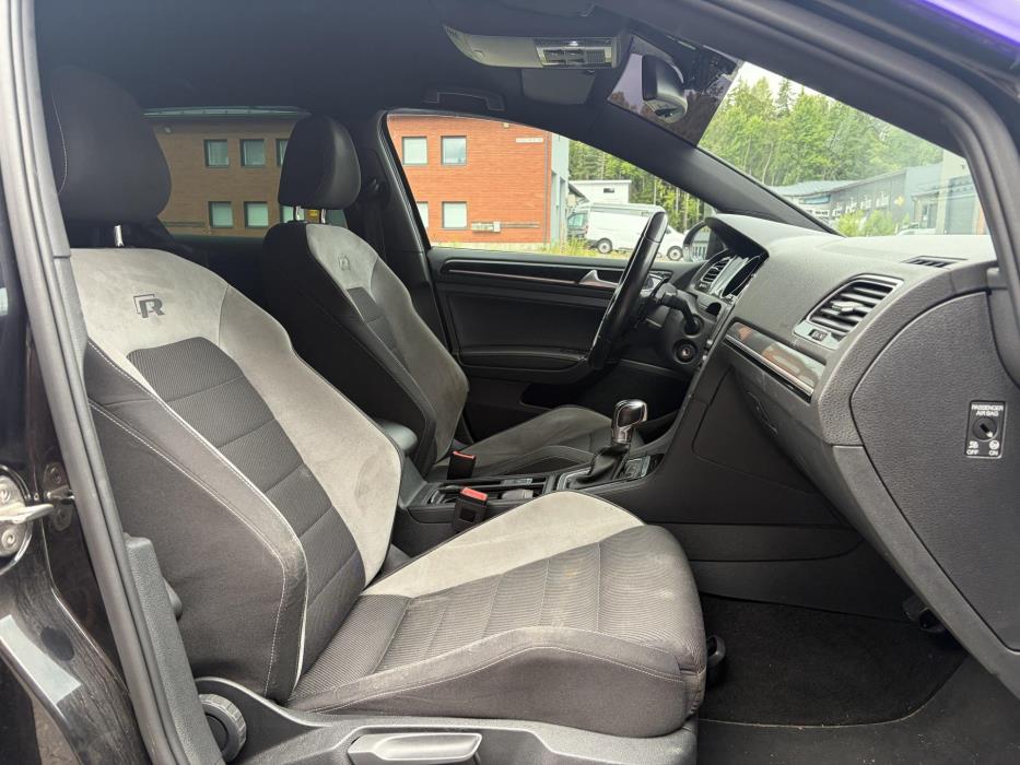 VOLKSWAGEN Golf 2015