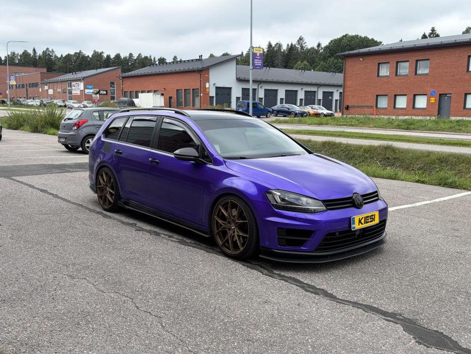 VOLKSWAGEN Golf 2015