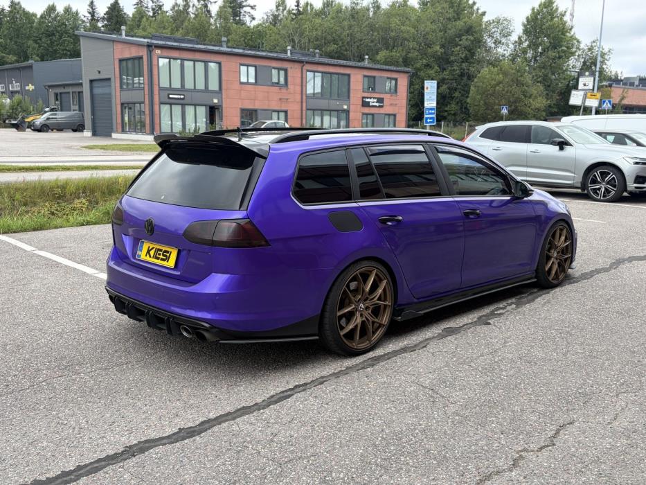 VOLKSWAGEN Golf 2015