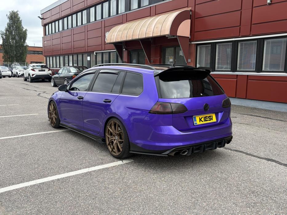 VOLKSWAGEN Golf 2015