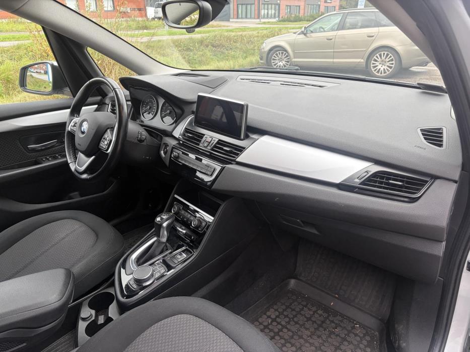 BMW 225 2017