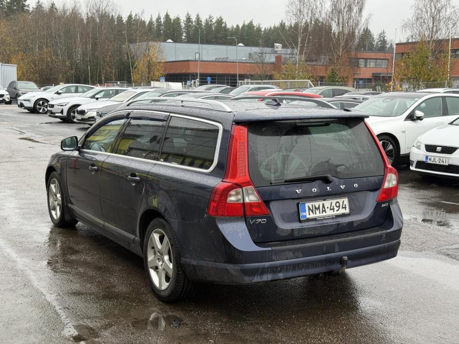 VOLVO V70 2010