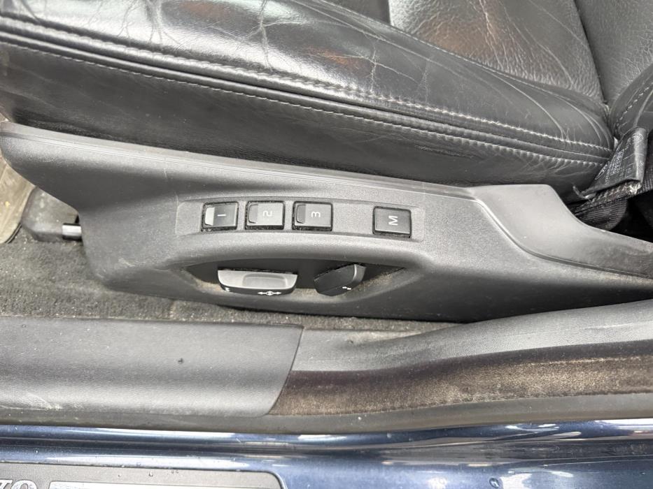 VOLVO V70 2010