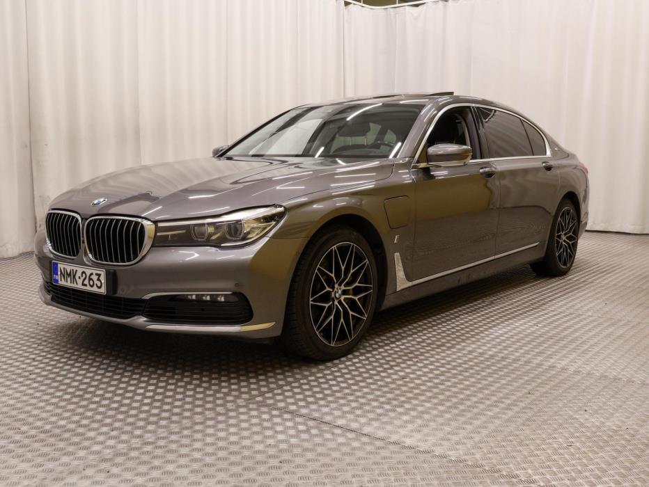 BMW 740 2017