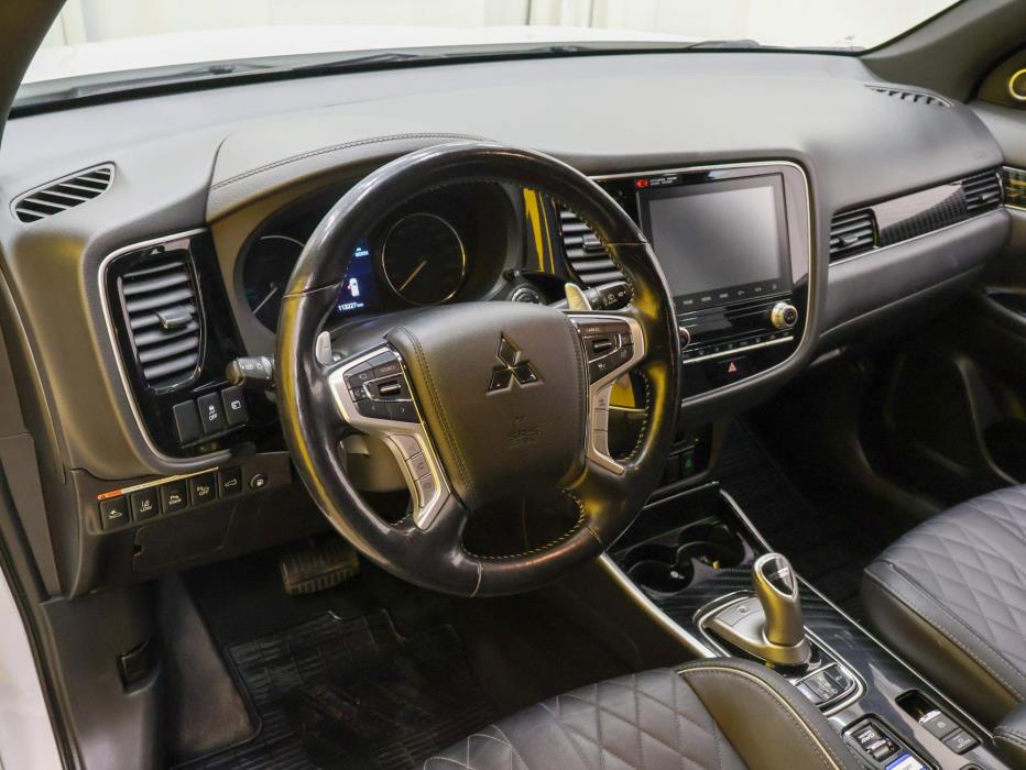 MITSUBISHI Outlander PHEV 2020