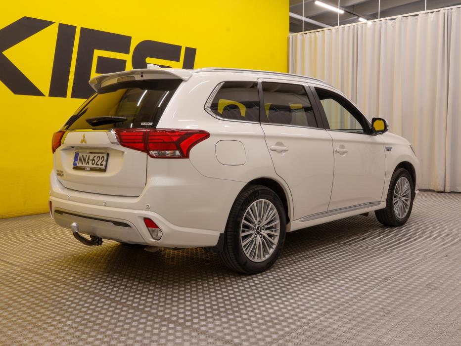 MITSUBISHI Outlander PHEV 2020