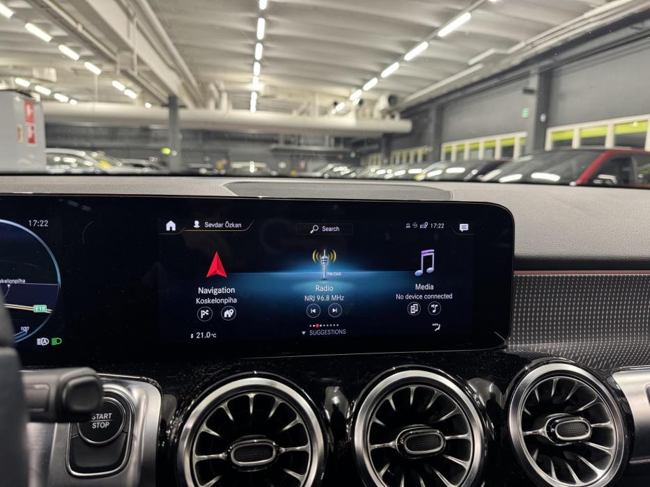 MERCEDES-BENZ EQB 2022