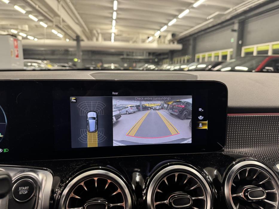 MERCEDES-BENZ EQB 2022