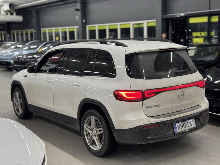 MERCEDES-BENZ EQB 2022