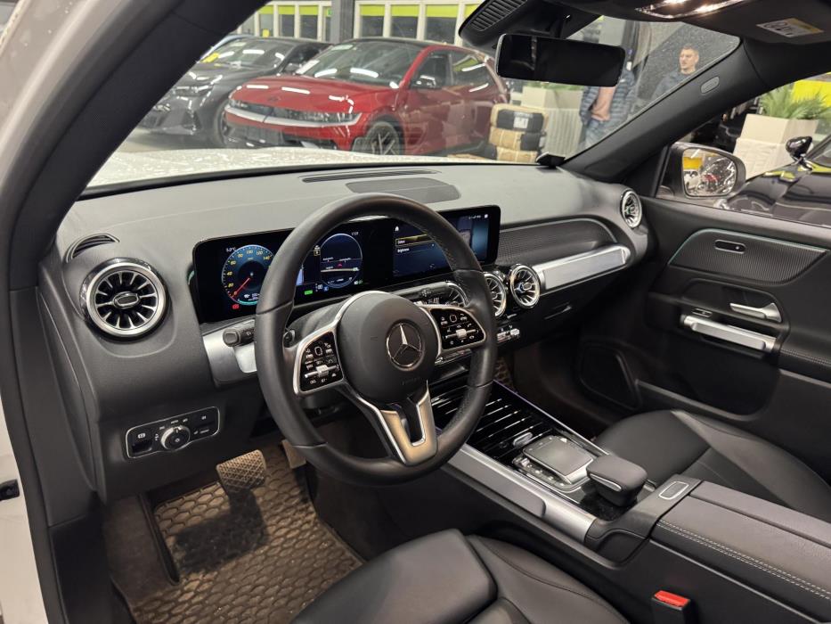 MERCEDES-BENZ EQB 2022