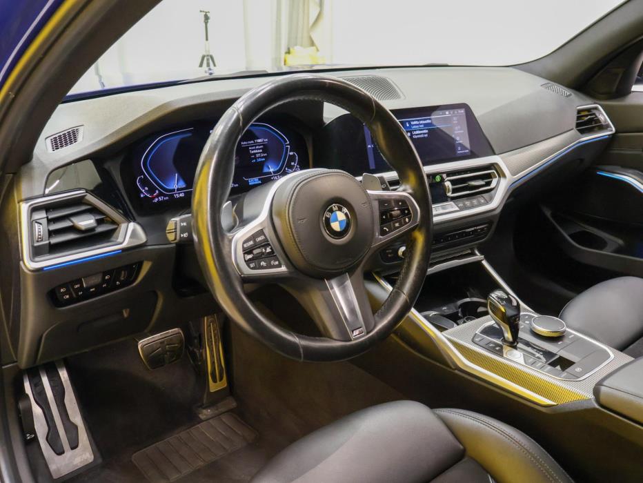 BMW 330 2020