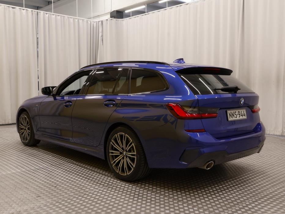 BMW 330 2020