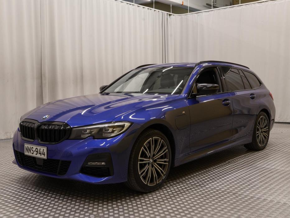 BMW 330 2020