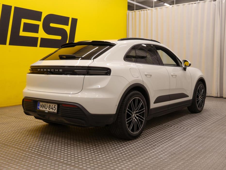 PORSCHE Macan 2024