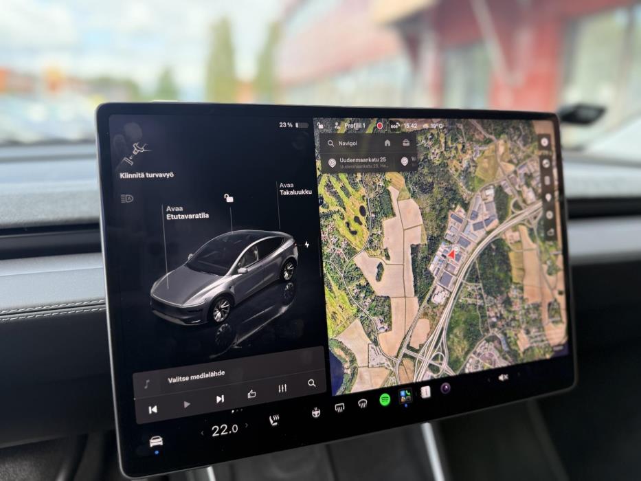 TESLA Model Y 2025