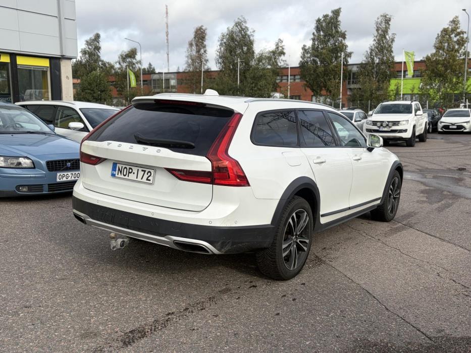 VOLVO V90 Cross Country 2017