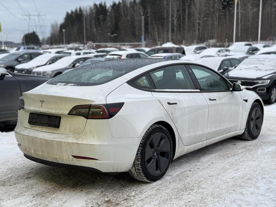 TESLA Model 3 2021