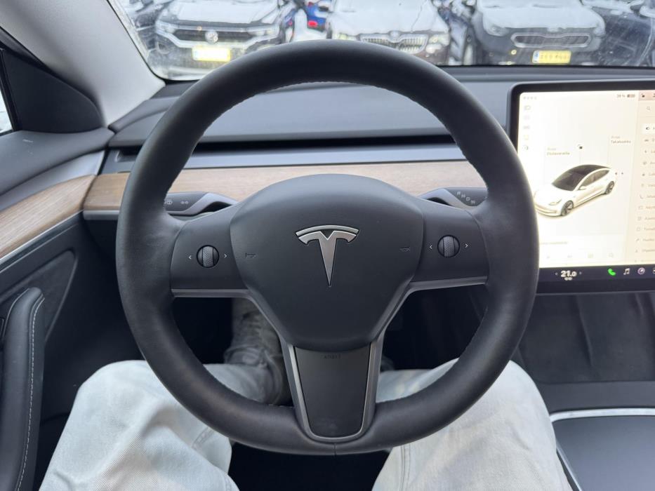 TESLA Model 3 2021