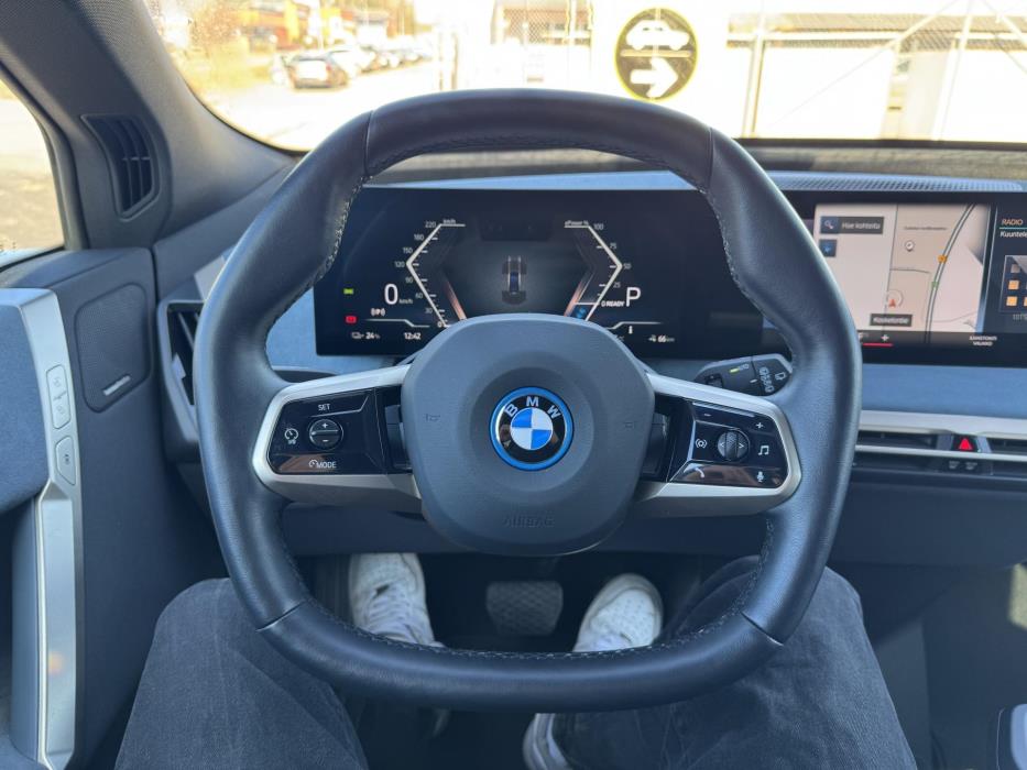 BMW iX 2023