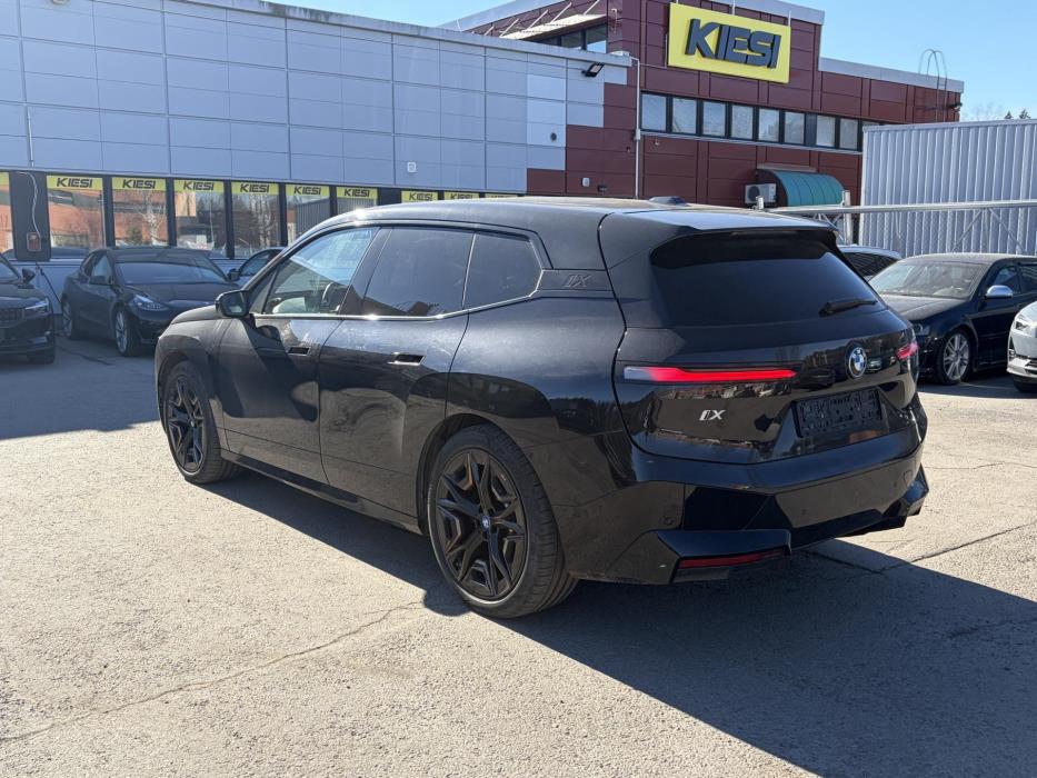 BMW iX 2023