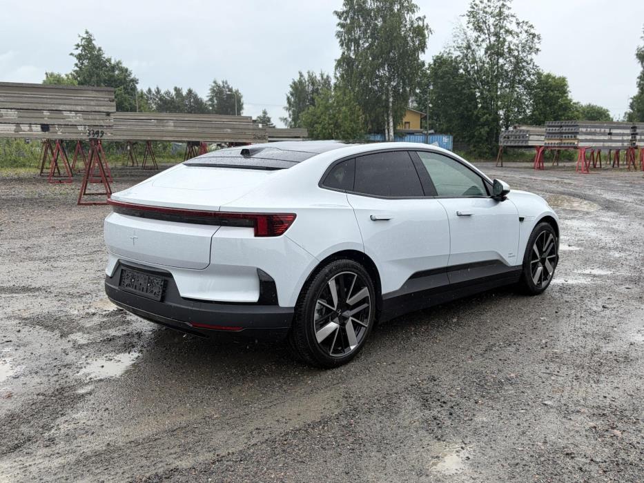 POLESTAR 4 2026