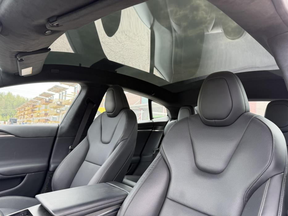 TESLA Model S 2023