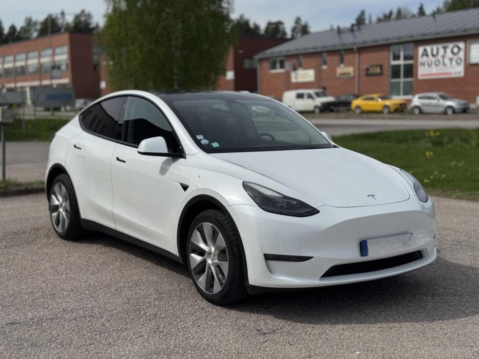 TESLA Model Y 2022