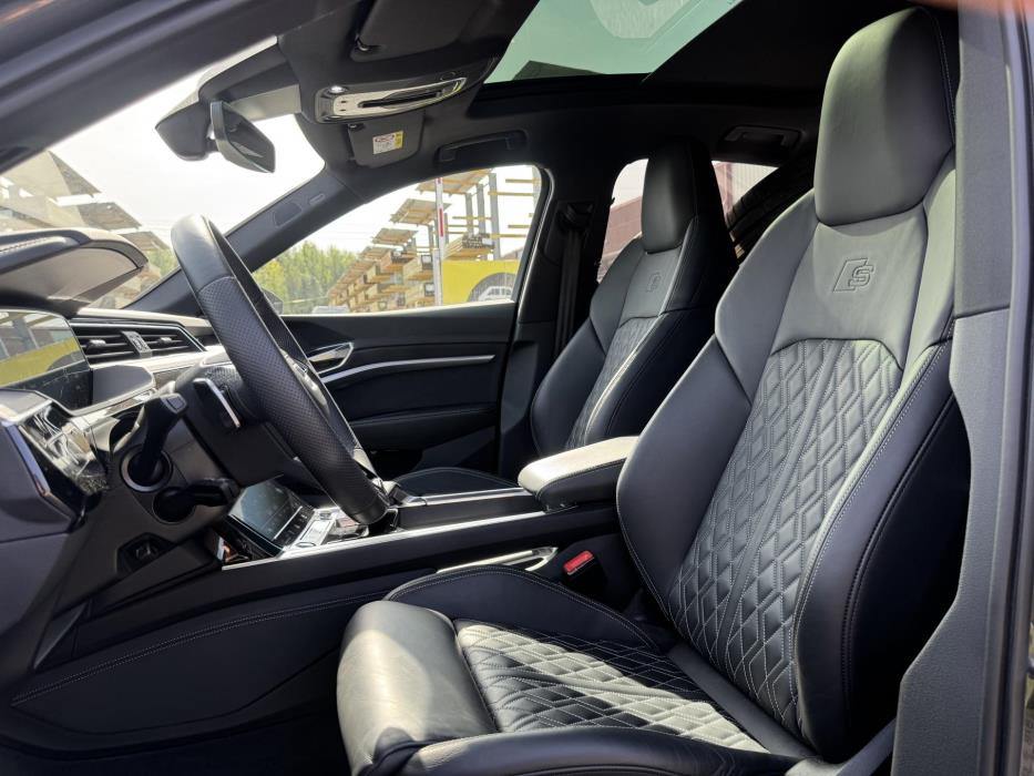 AUDI e-tron 2023