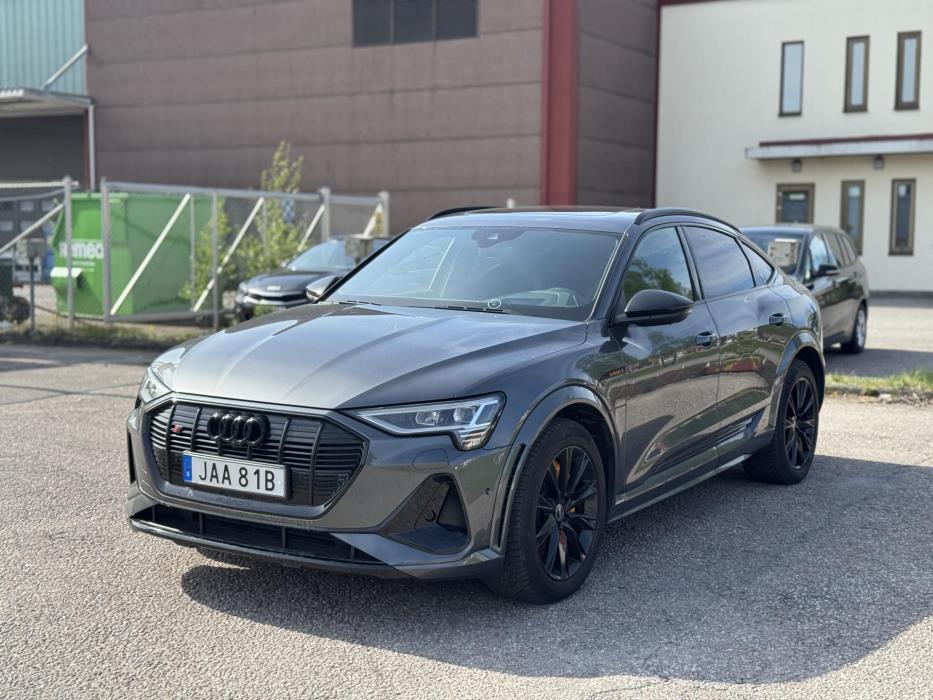 AUDI e-tron 2023