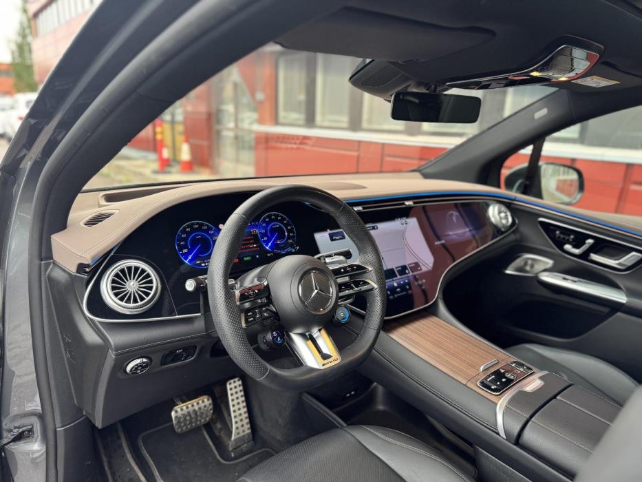 MERCEDES-BENZ EQE SUV 2023