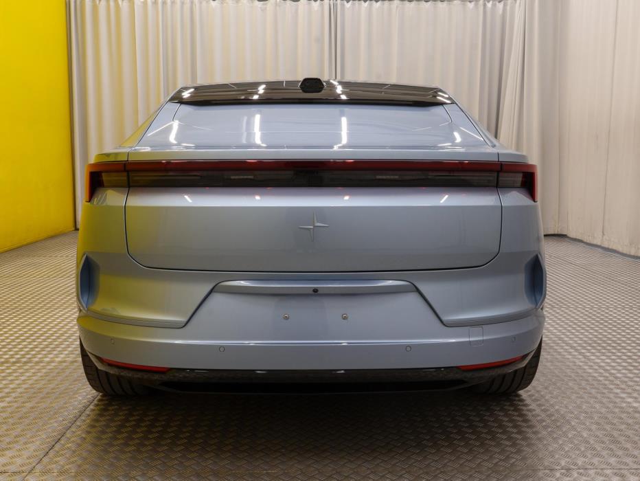 POLESTAR 4 2025