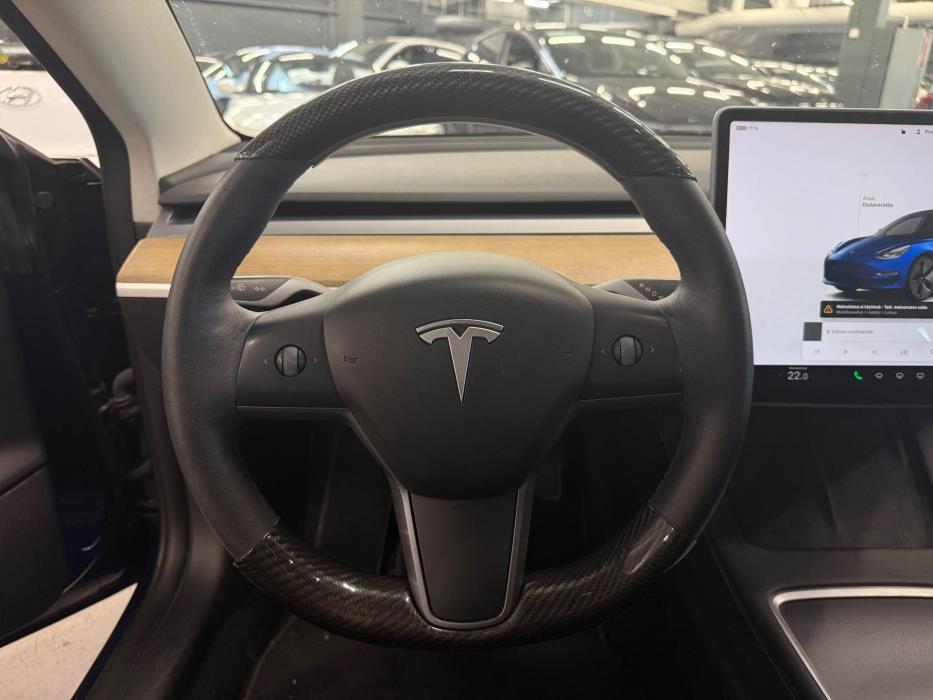TESLA Model 3 2022