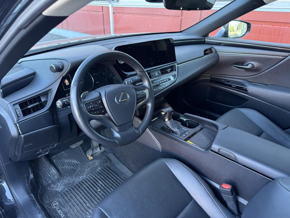 LEXUS ES 2024
