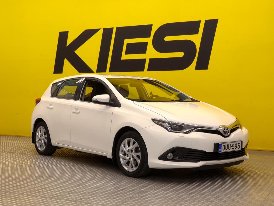 TOYOTA Auris 2016