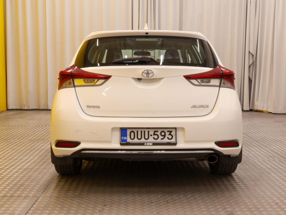 TOYOTA Auris 2016