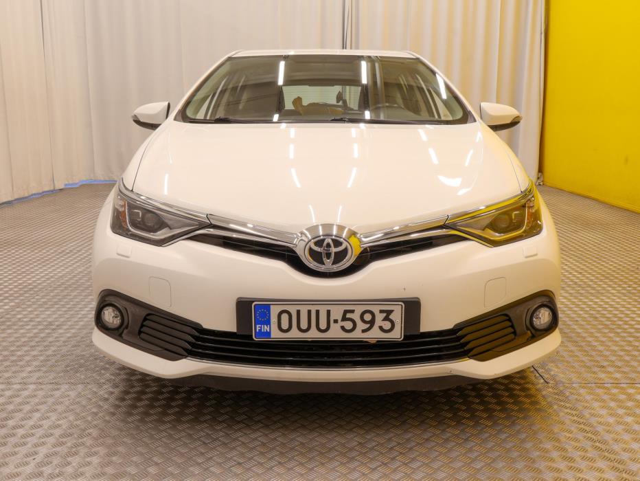 TOYOTA Auris 2016