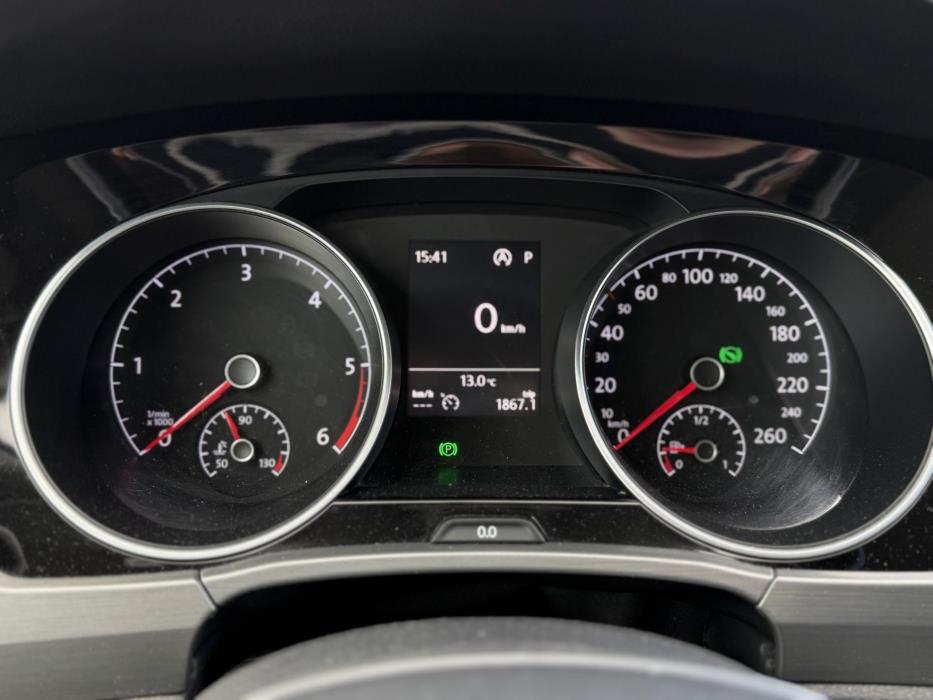 VOLKSWAGEN Touran 2017