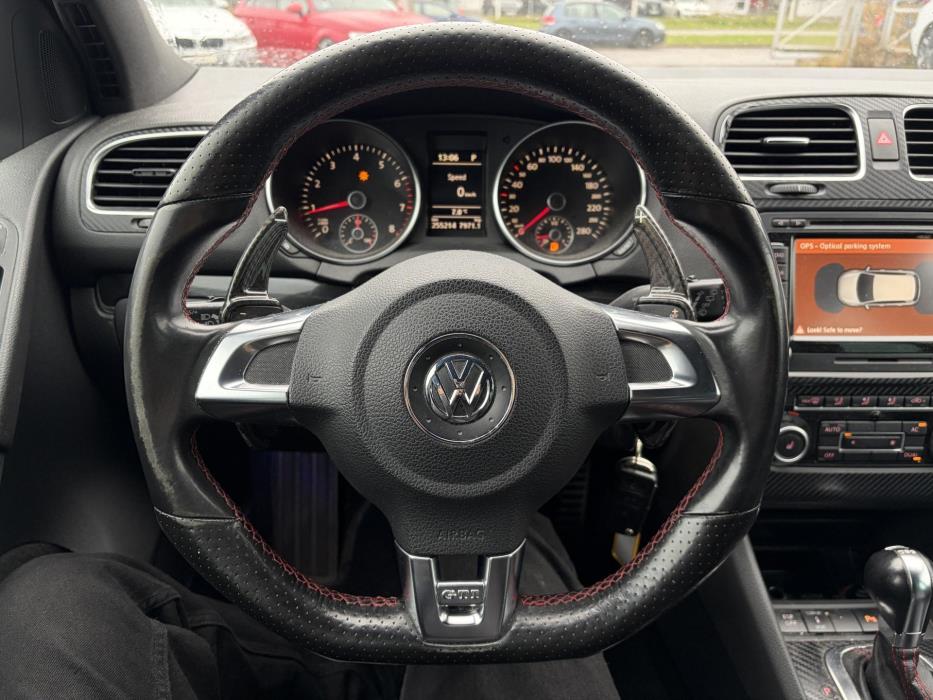 VOLKSWAGEN Golf 2009