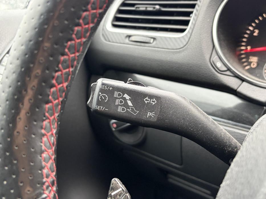 VOLKSWAGEN Golf 2009