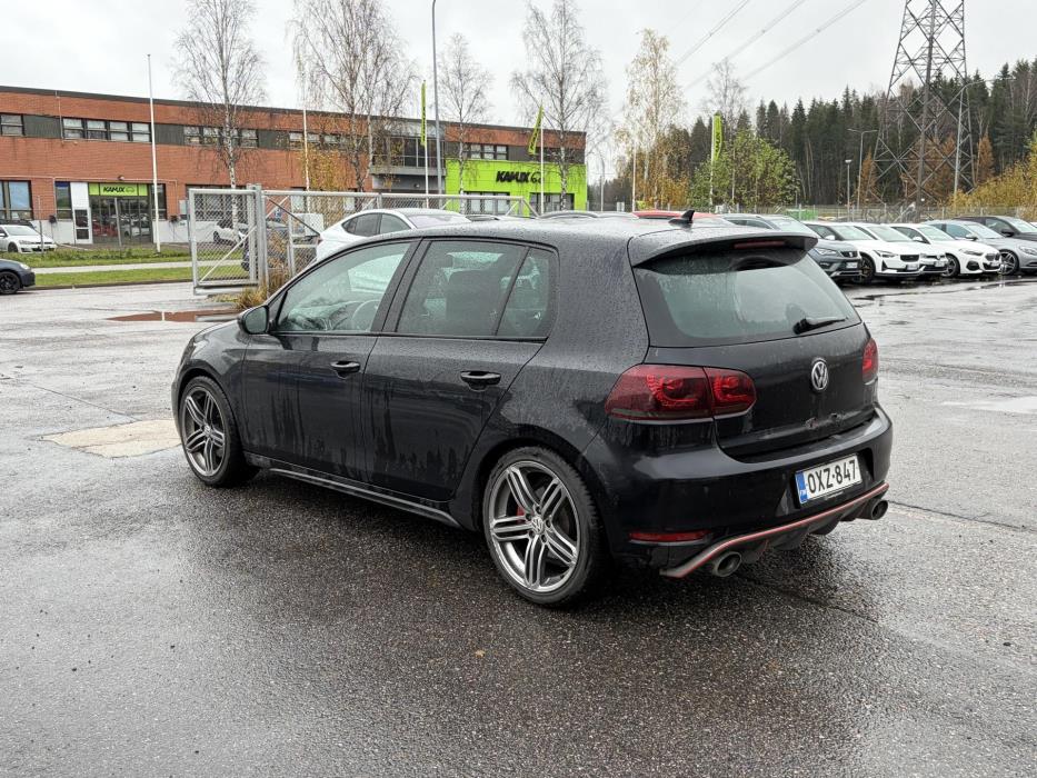 VOLKSWAGEN Golf 2009