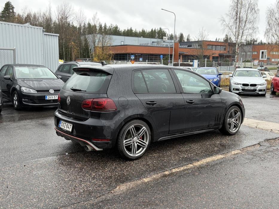 VOLKSWAGEN Golf 2009