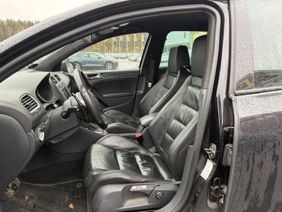 VOLKSWAGEN Golf 2009