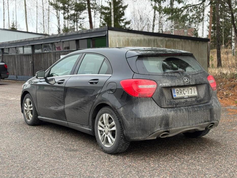 MERCEDES-BENZ A 2012