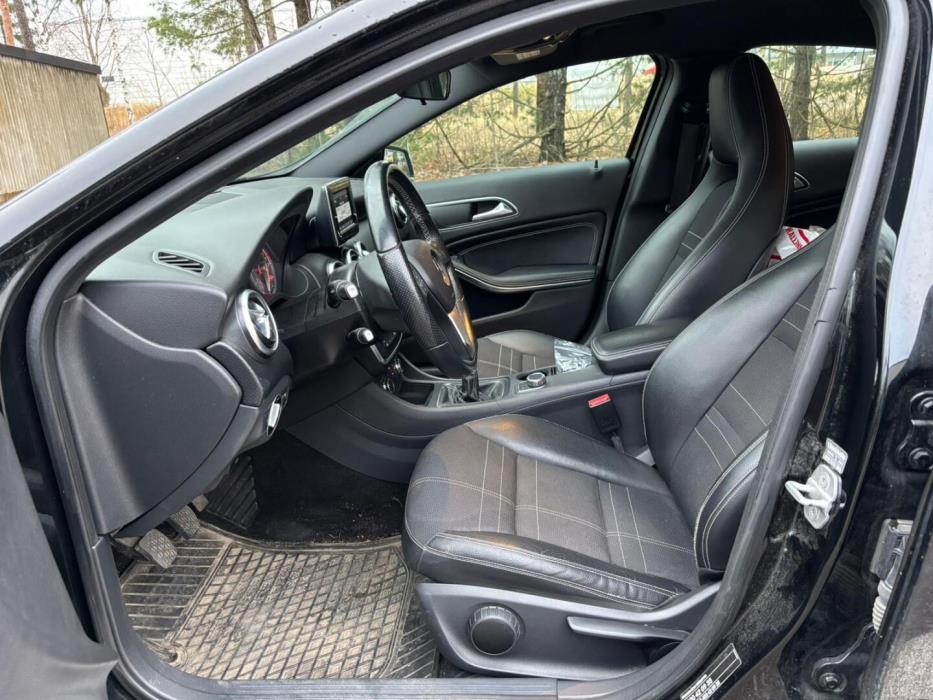 MERCEDES-BENZ A 2012