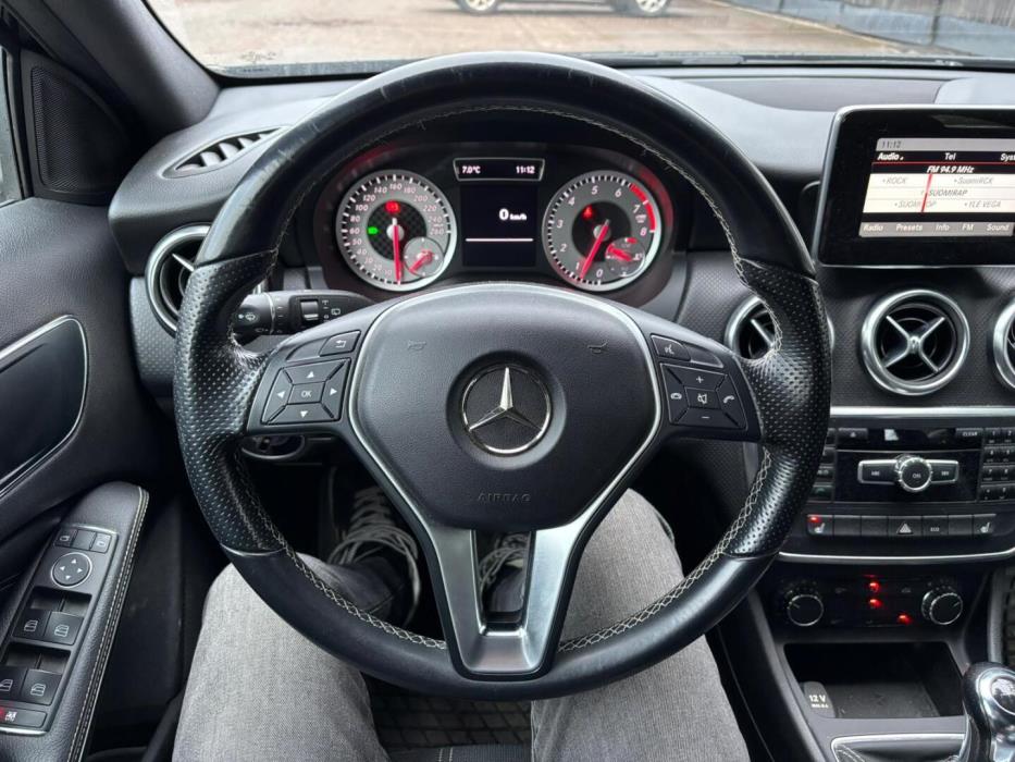 MERCEDES-BENZ A 2012
